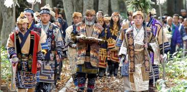 Ainu Prozession
