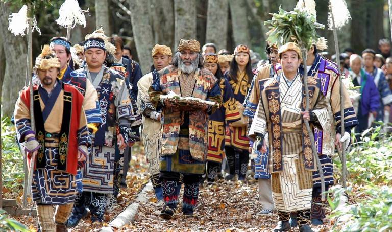 Ainu Prozession