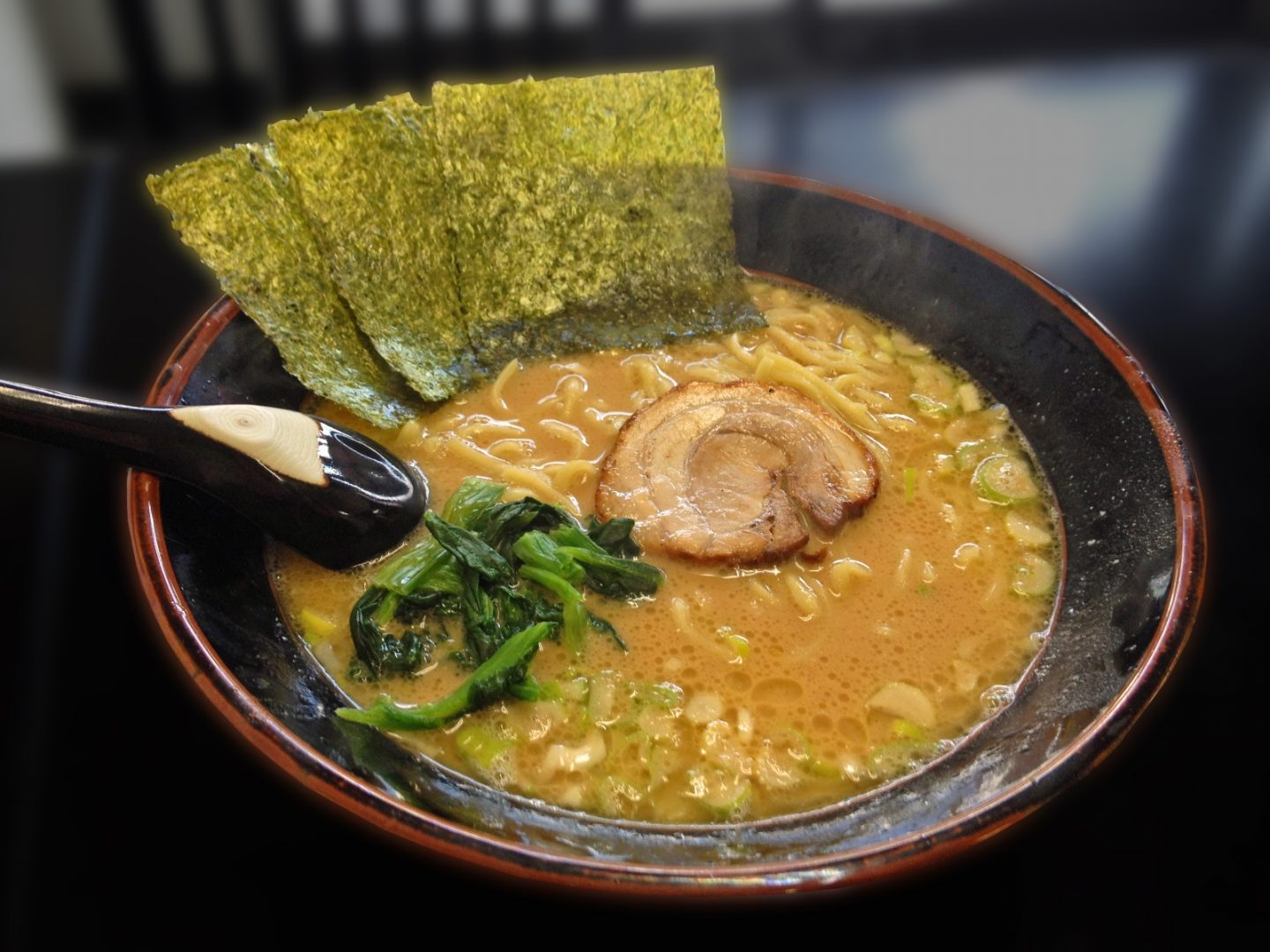 Nahaufnahme einer Schüssel Ramen