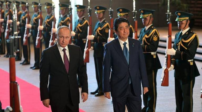 abe putin