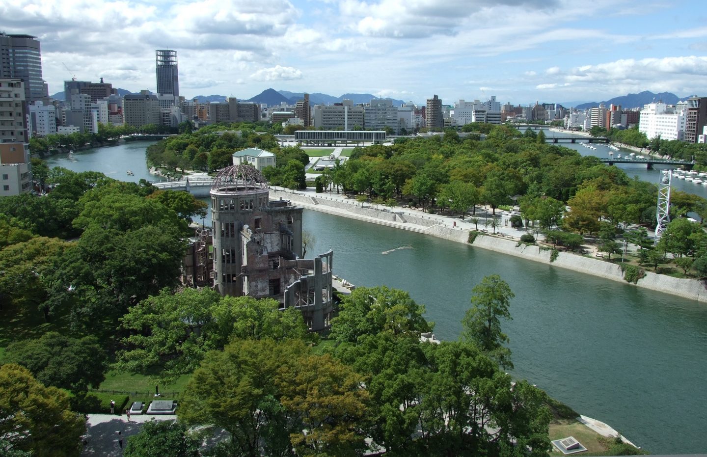 Sicht auf Hiroshima und das Atombomben-Museum