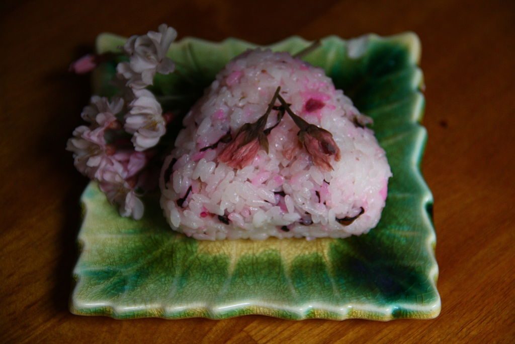 Kirschblüte Essen Japan Onigiri