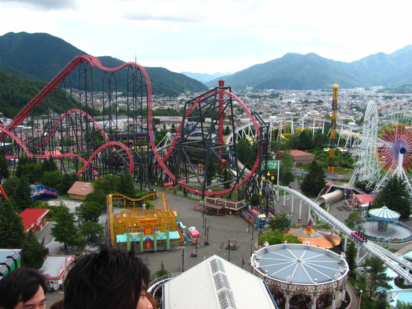 Fuji-Q Highland Fuji-san Vergnügungspark Achterbahn Japan