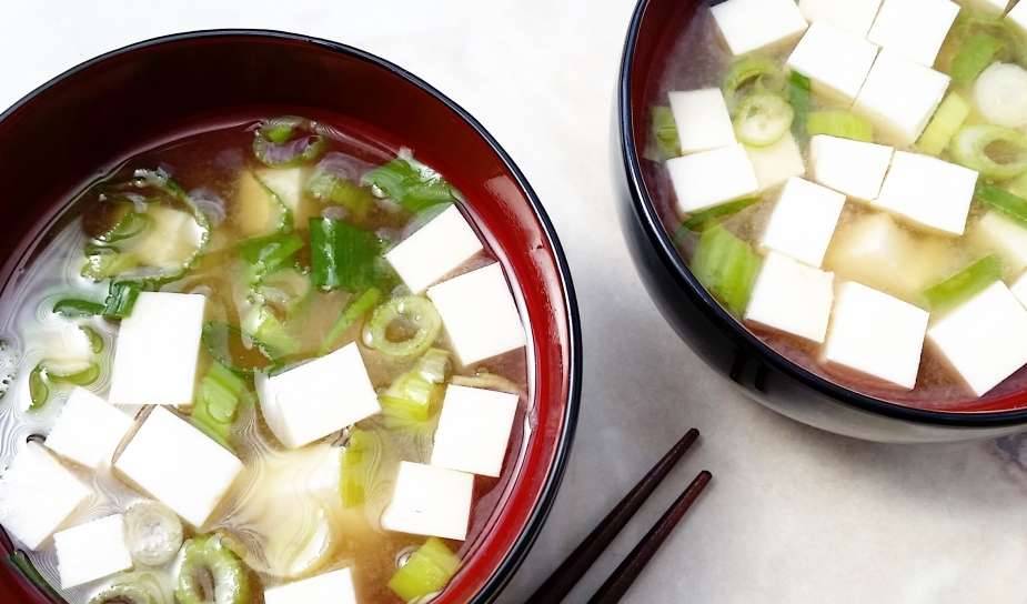 Klassische Miso-Suppe mit Tōfu und Sesam | JAPANDIGEST