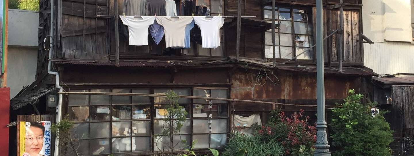 Armut Japan zerfallenes Haus
