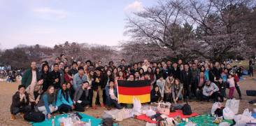 Japanisch-Deutsche Gesellschaft Tokyo Hanami Japaner treffen kennenlernen