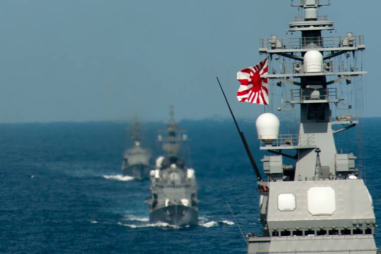 Keen Sword 2012 Geleit USS George Washington c COMSEVENTHFLT