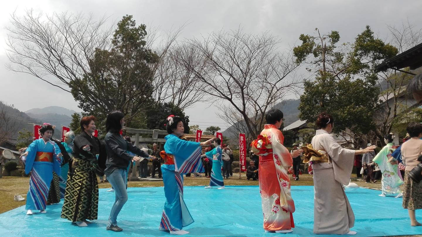 Nagashibina Matsuri Japan Puppen Hinamatsuri Tottori Mochigase