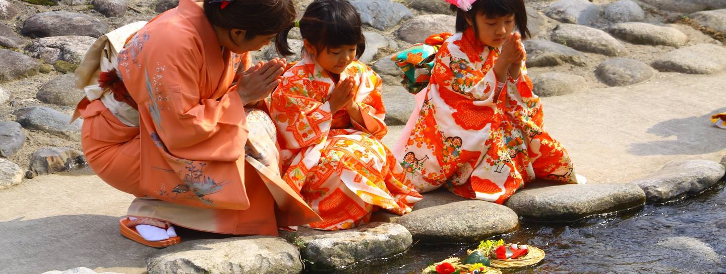 Nagashibina Matsuri Japan Puppen Hinamatsuri Tottori Mochigase