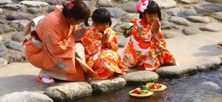 Nagashibina Matsuri Japan Puppen Hinamatsuri Tottori Mochigase