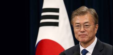 Moon Jae in Japan Abe