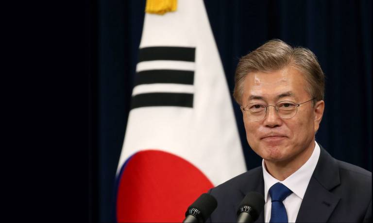 Moon Jae in Japan Abe