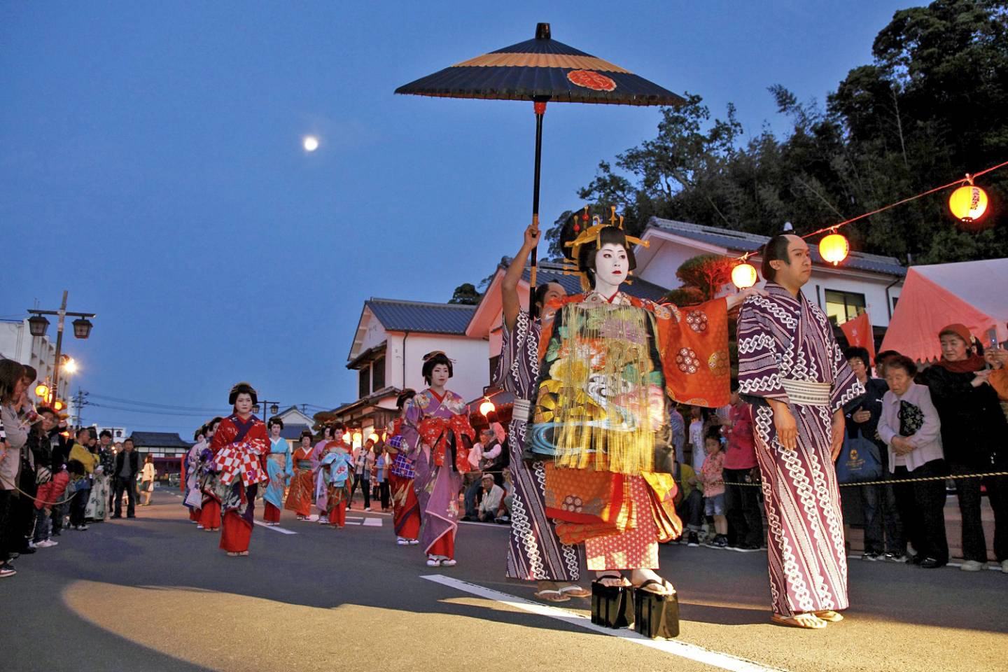 Abendliche Oiran Parade