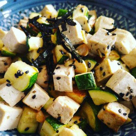 Tofu-Zucchini-Pfanne