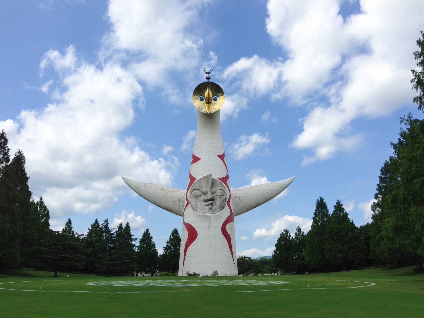 Sonnenturm im Expo-Park in Ôsaka