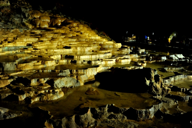 Felsformation in der Akiyoshido Höhle