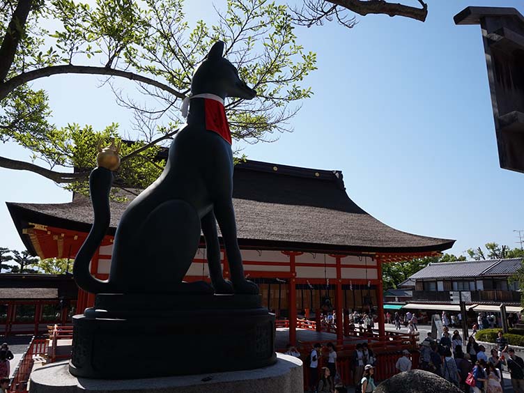 Fuchsstatue am Fushimi Inari Taisha