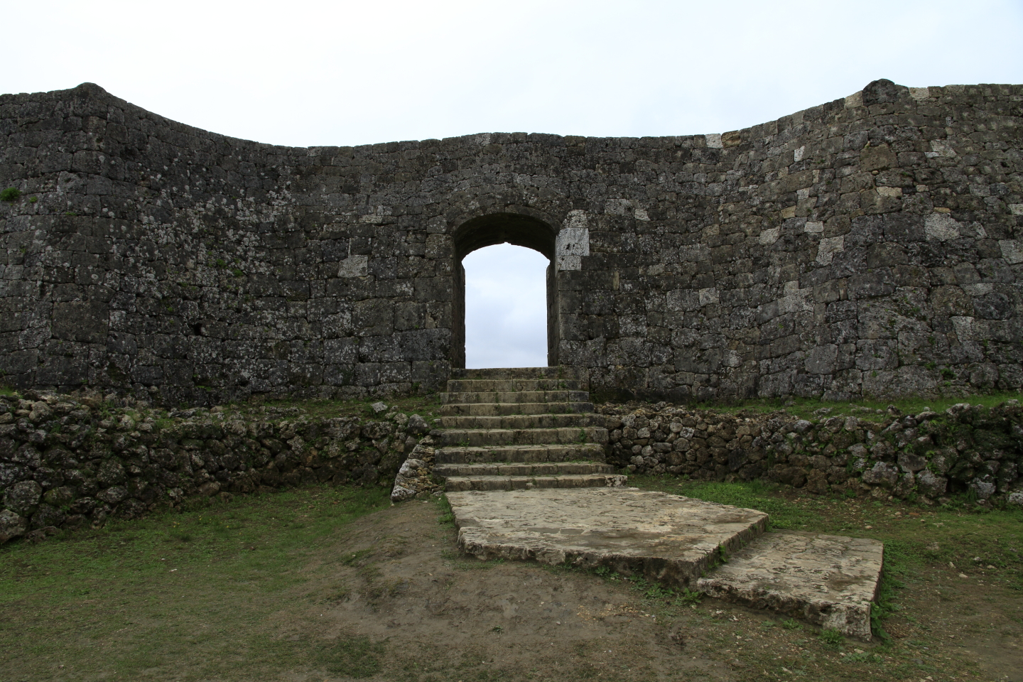 Die Ruinen des Schlosses Nakagusuku