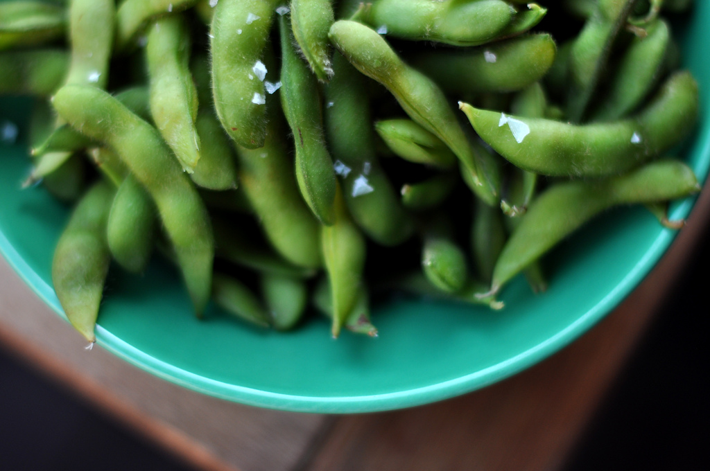 Edamame: Die japanische Antwort auf gesalzene Erdnüsse.