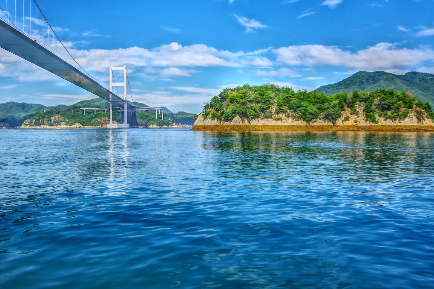 Shikoku lebhafte Kultur, ehrwürdige Tradition und ruhige Schönheit