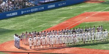 Spieler der Keiō und Waseda treffen beim Frühjahrsturnier 2008 aufeinander.