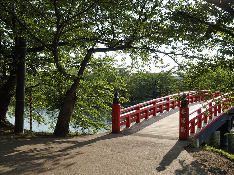 Der malerische Hirosaki Park ist zu jeder Jahreszeit einen Besuch wert.