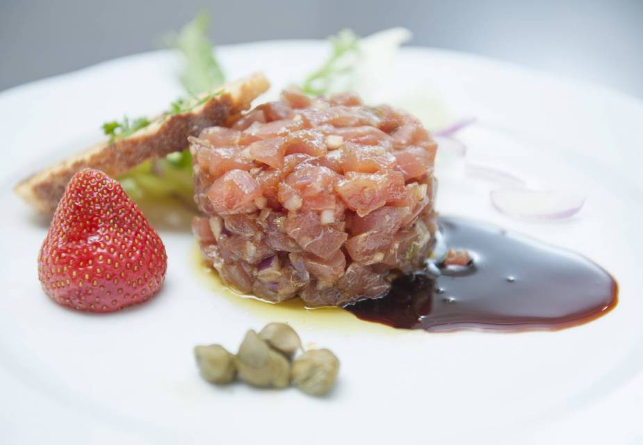 Thunfischtatar mit Kikkoman Sojasauce | JAPANDIGEST