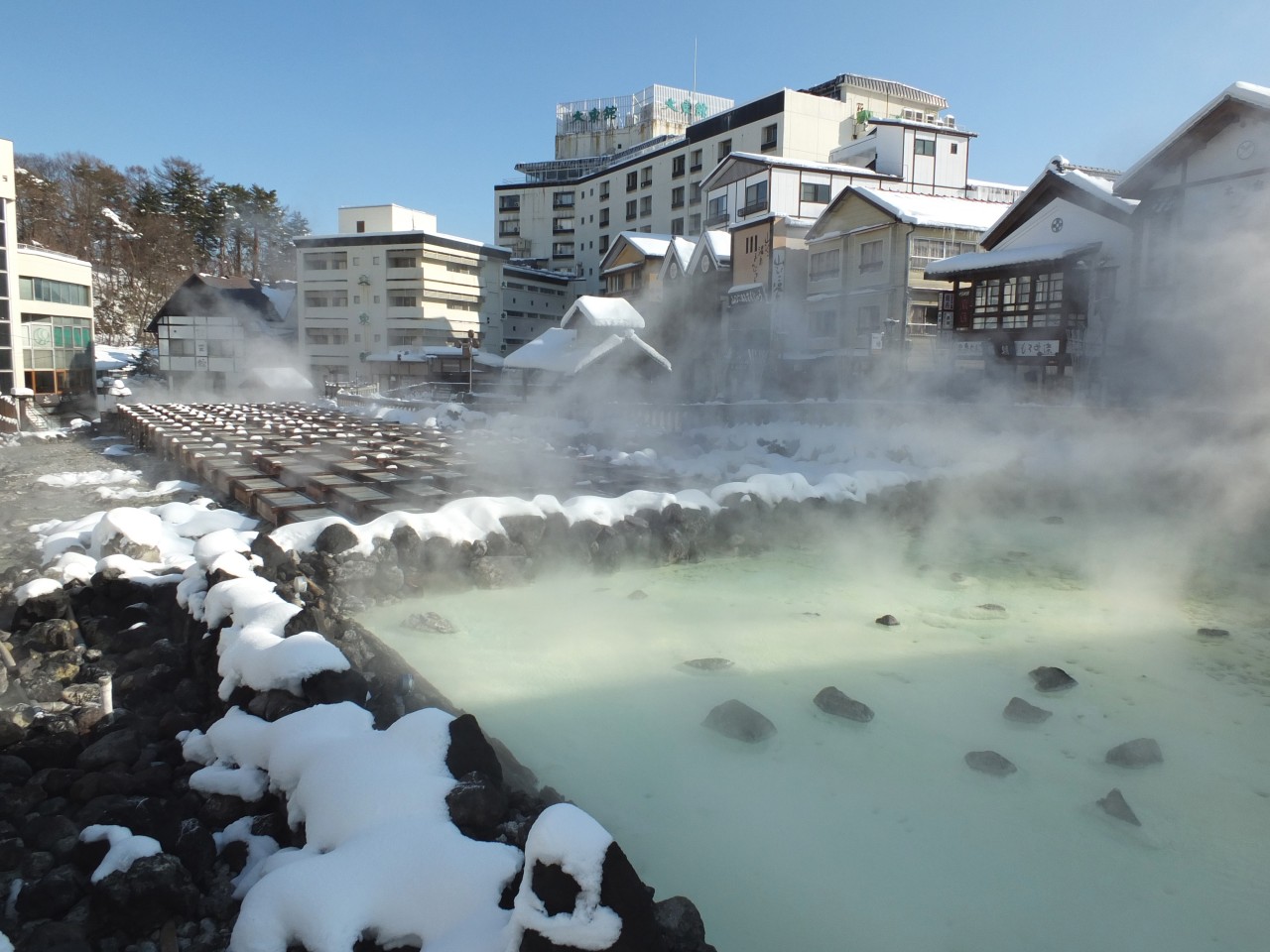 der Onsen-Ort Kusatsu Onsen im Winter