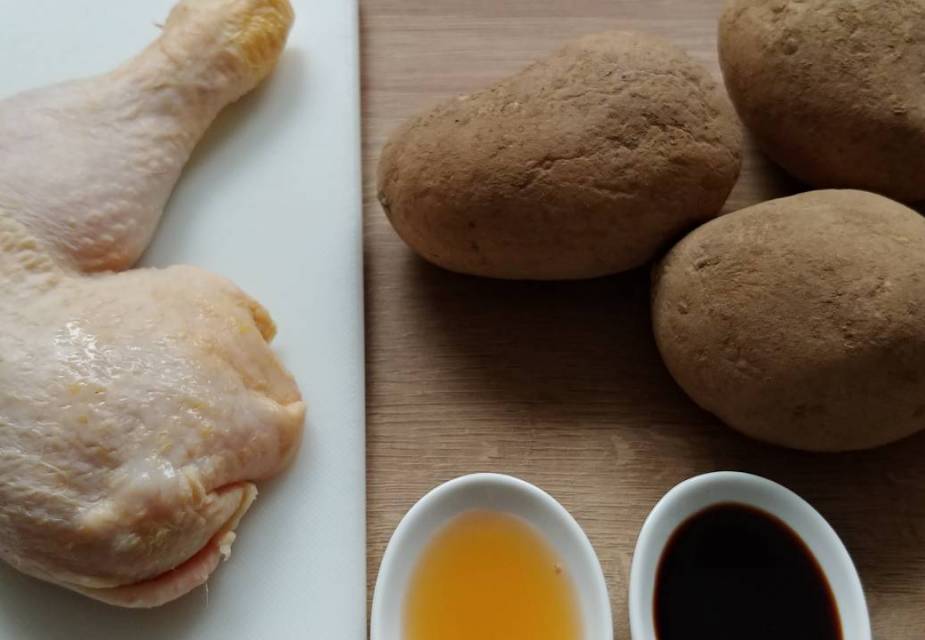 Zutaten für Hähnchen mit Kartoffeln und Sojasauce