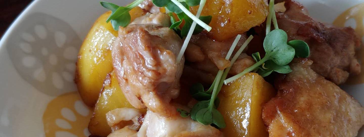 Hähnchen mit Kartoffeln und Sojasauce