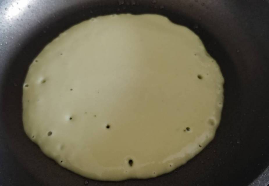 Matcha Pfannkuchen backen