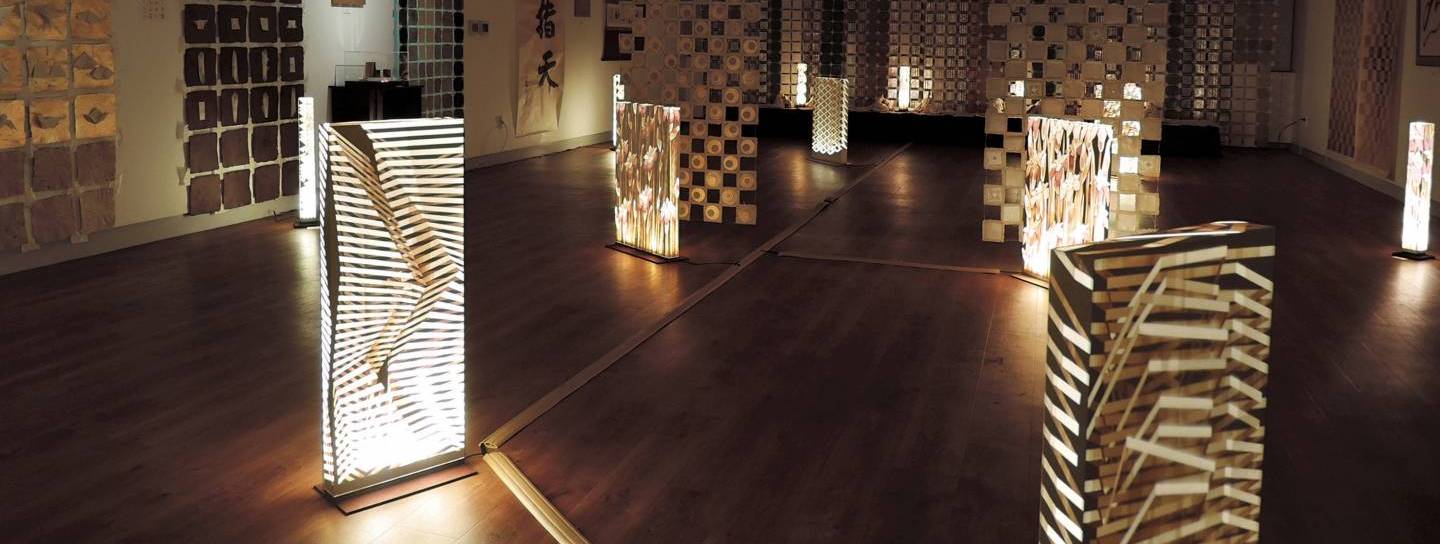 Schatten. Licht. Struktur. Papierinstallationen von Shibazaki Kōji