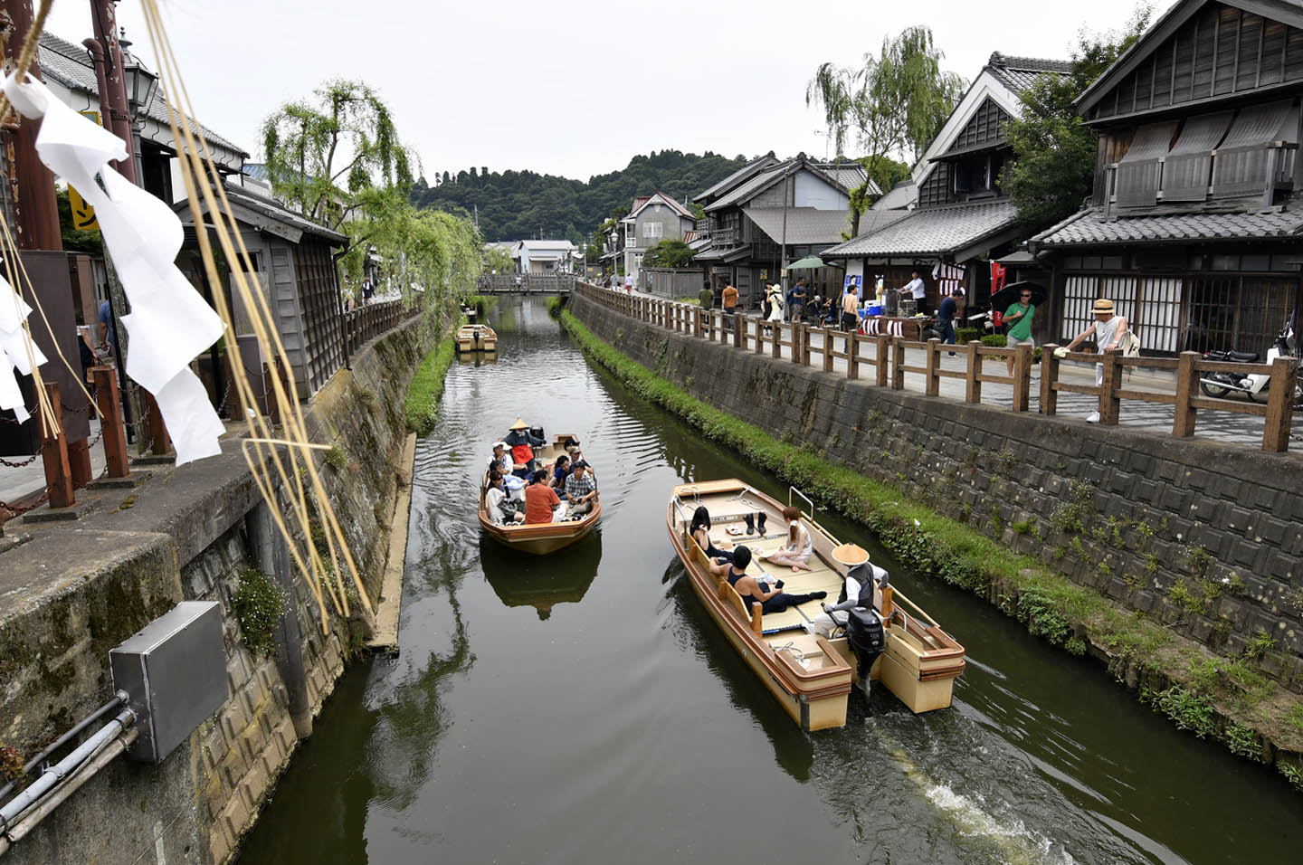 Kanal mit Booten in Sawara