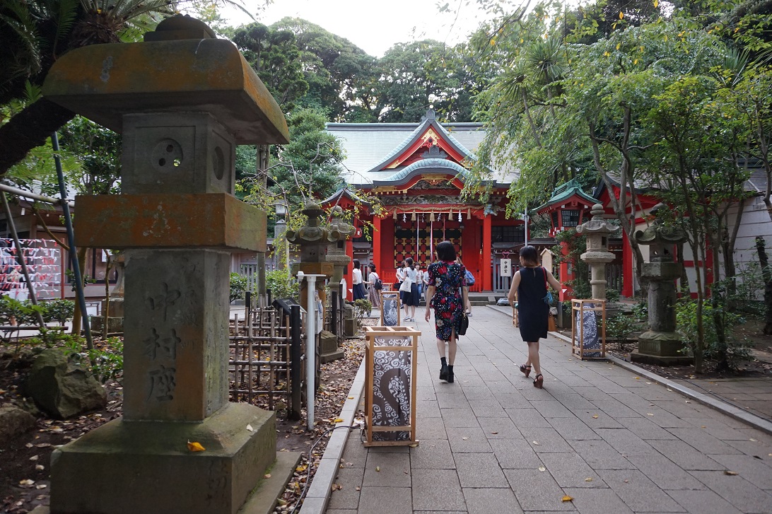 Laternen am Enoshima Schrein