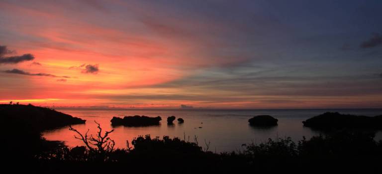 Küste Hoshizuna auf Iriomote-jima im Abendlicht