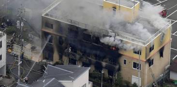 Löscharbeiten bei einem Brand in Kyoto