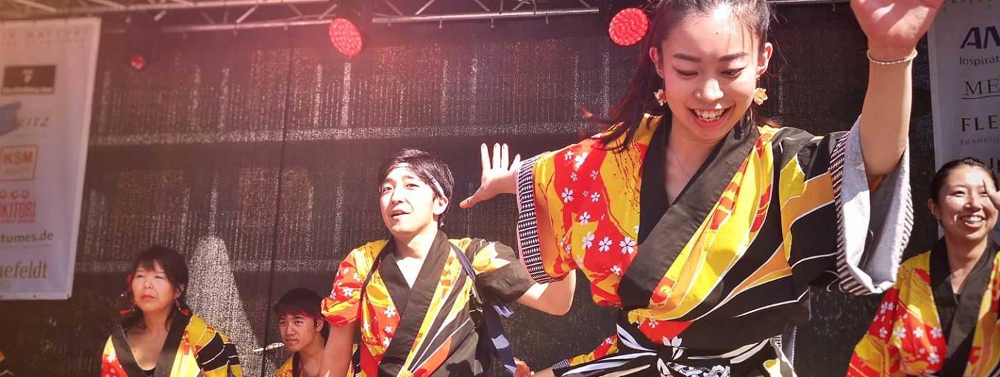 japanische Tanzgruppe auf dem Main Matsuri