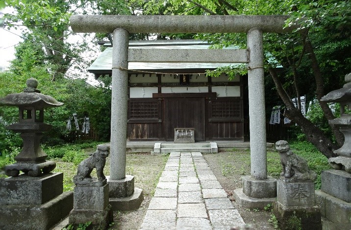 Der Shirahata Schrein in Kamakura.