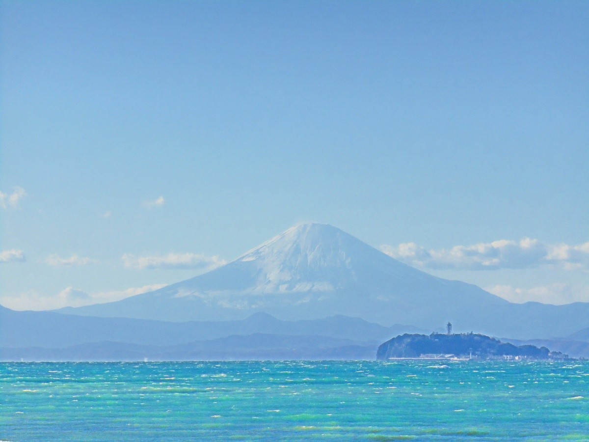 Ausblick auf den Fuji san über das meer