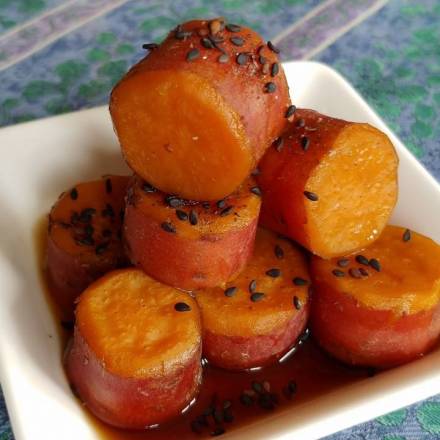 Gekochte Süßkartoffeln in herzhaft-süßer Sauce