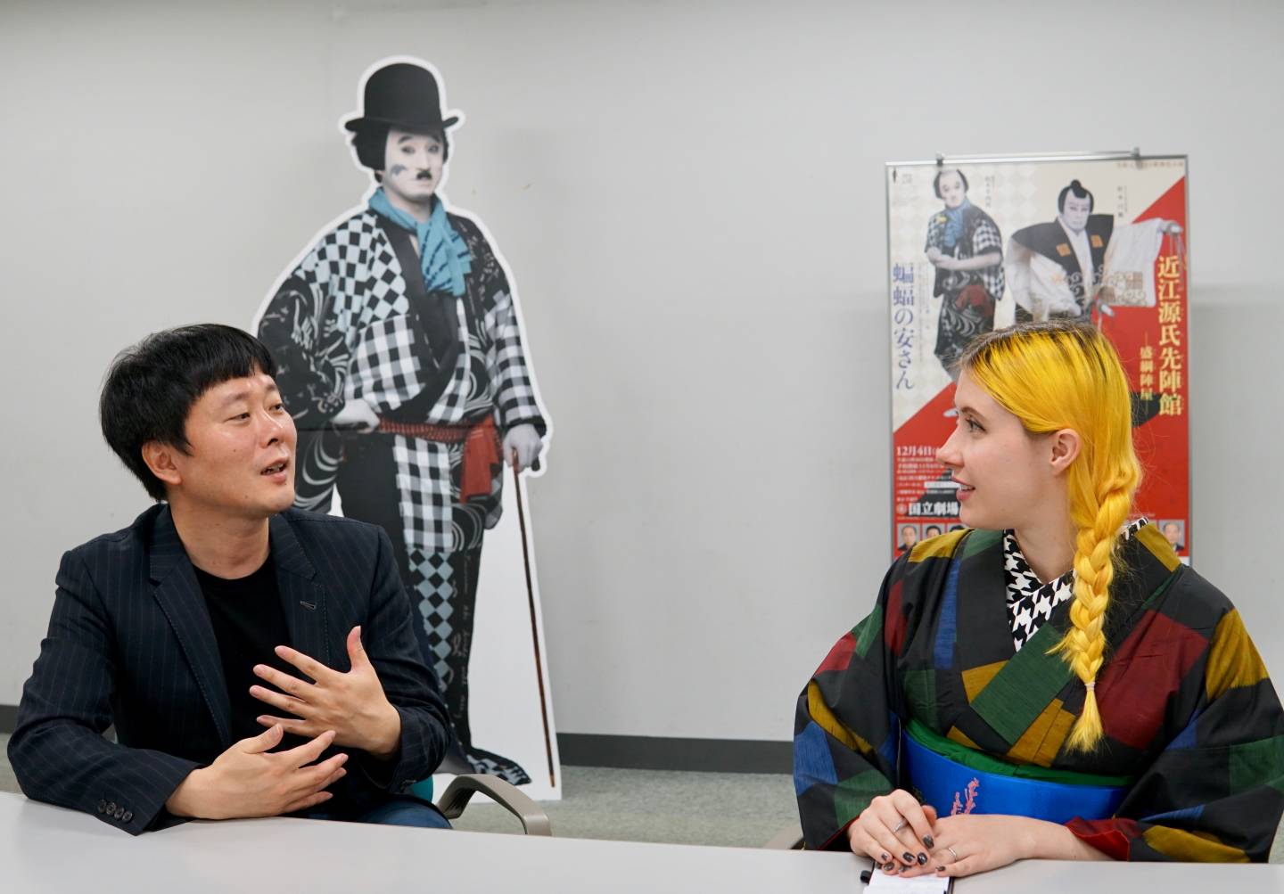 Ono Hiruyuki und Anji Salz bei einem Interview