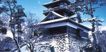 Burg Maruoka im Schnee