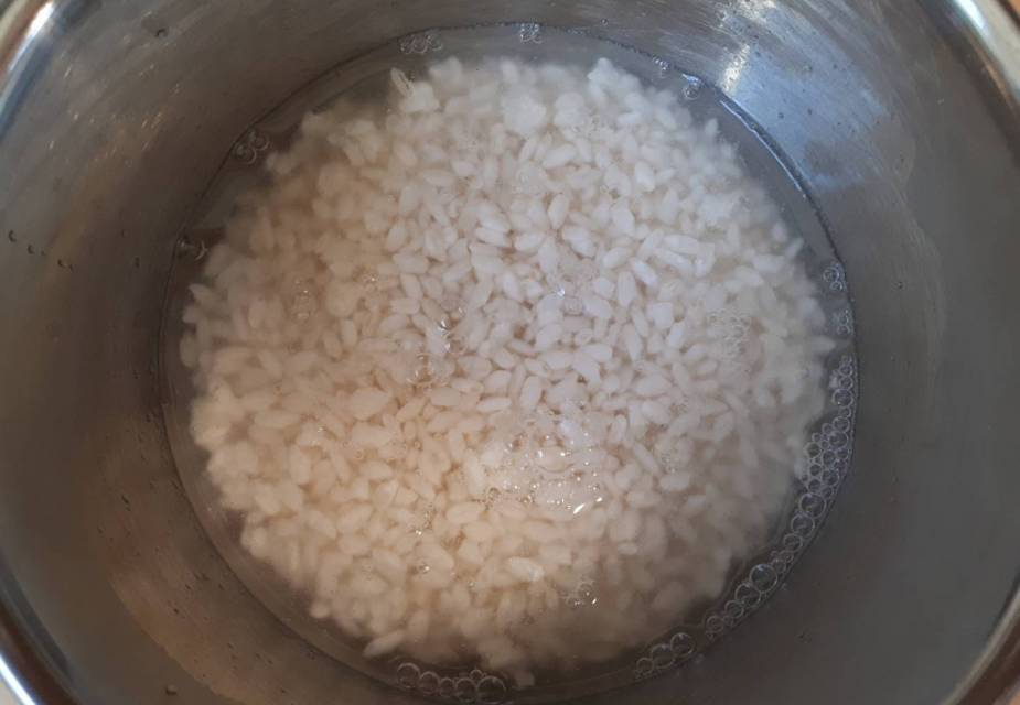 Für Amazake Kōji-Reis mit Wasser warm halten