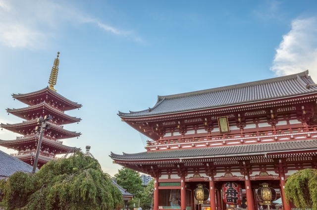 Blick auf Hōzōmon und die 5-stöckige Pagode in Asakusa