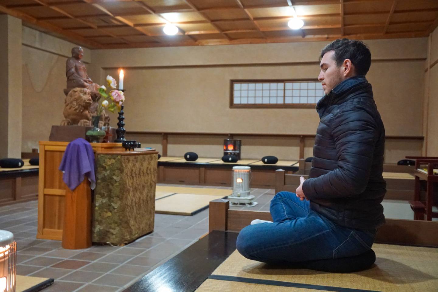 Zen-Meditation im Tempel Zennōji