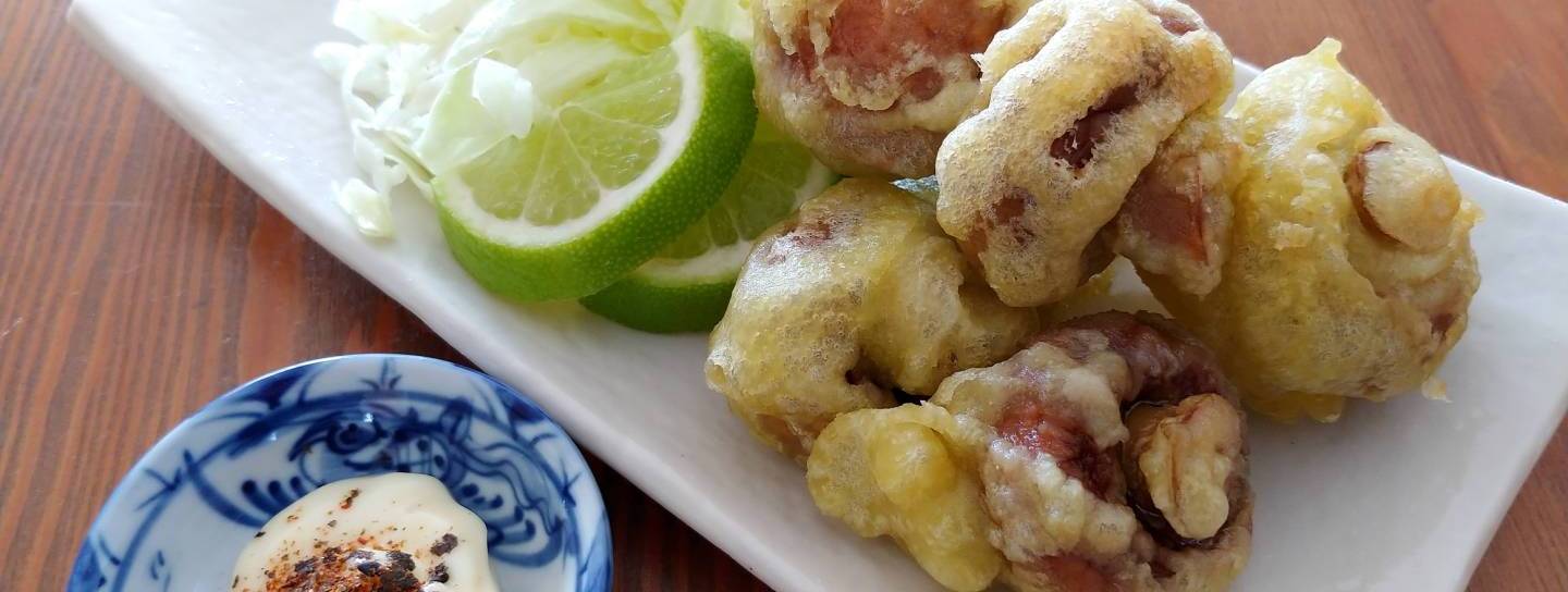 Frittierte Champignons im Teigmantel mit japanischem Dip