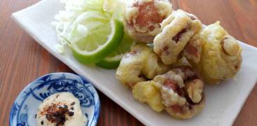 Frittierte Champignons im Teigmantel mit japanischem Dip