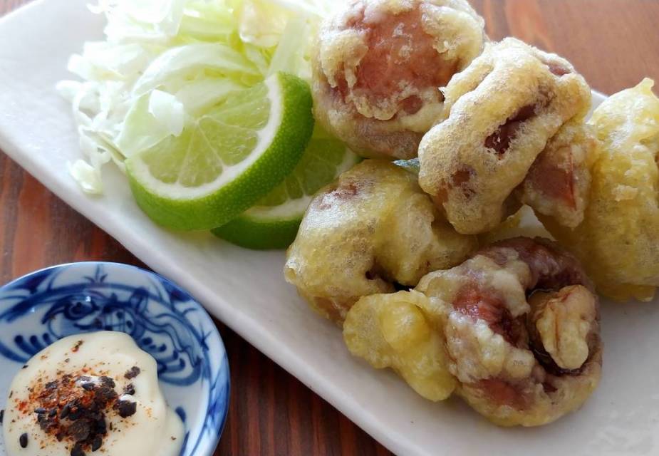 Frittierte Champignons im Teigmantel mit japanischem Dip