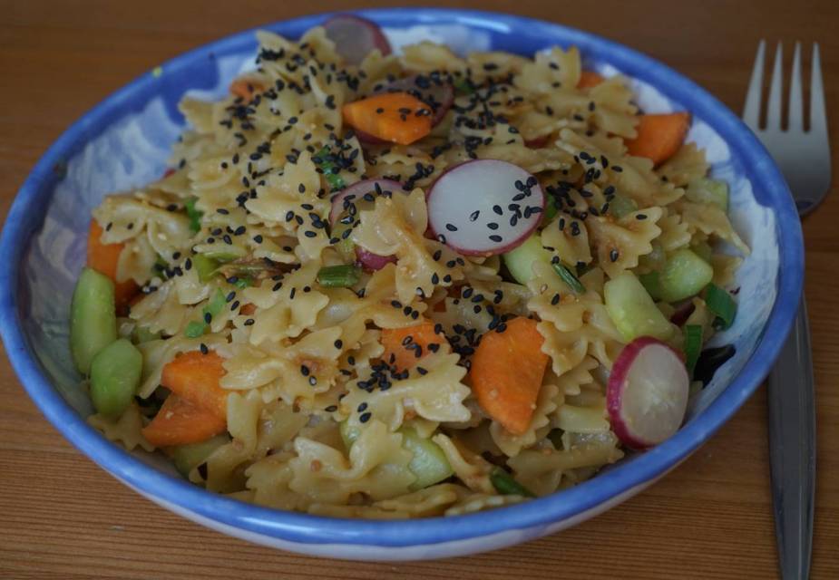 Wafū Pasta mit Miso und Gemüse