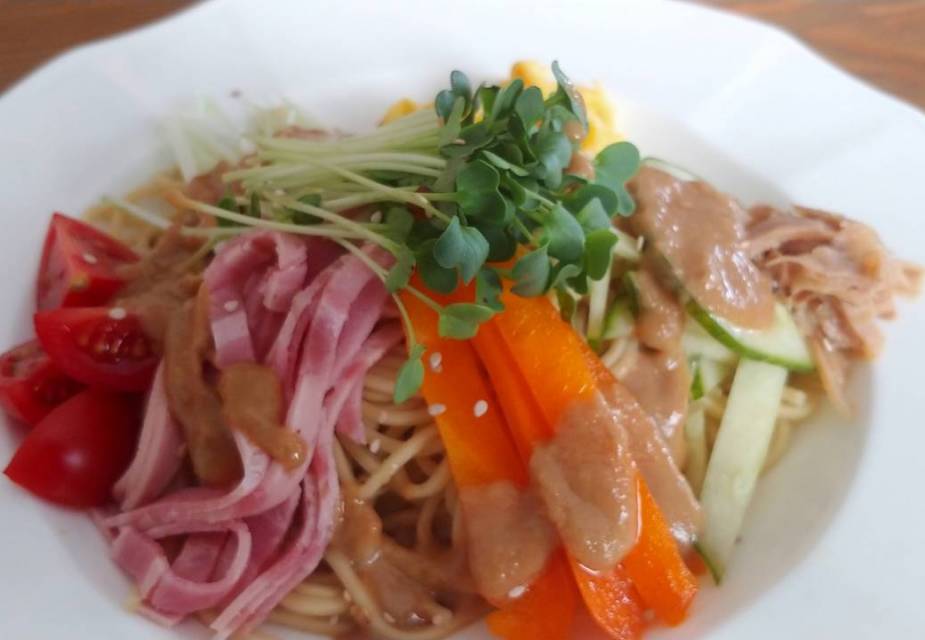 Hiyashi Chūka: Kalte Rāmen mit Sesamsauce